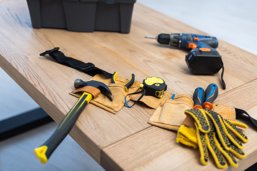 DIY Fali Polc Készítése – Egyszerű és Stílusos Megoldás